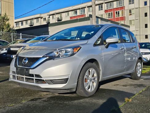 Used 2018 Nissan Versa Note SV image 3