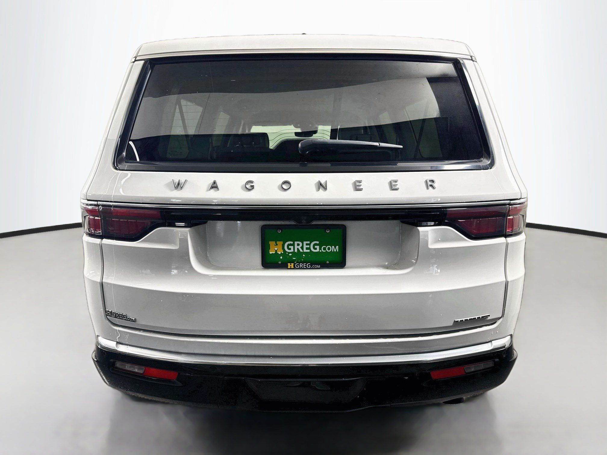 Used 2024 Jeep Wagoneer L Series II w/ Flexible Seating Group RWD image 8