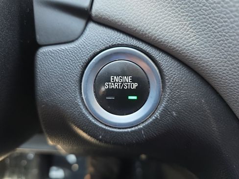 Used 2019 Chevrolet Equinox LS FWD image 25