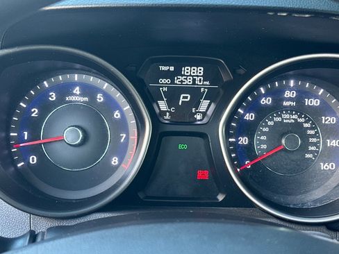 Used 2012 Hyundai Elantra GLS image 18