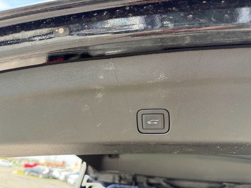 Used 2025 GMC Yukon XL AT4 w/ AT4 Premium Plus Package AWD/4WD image 50