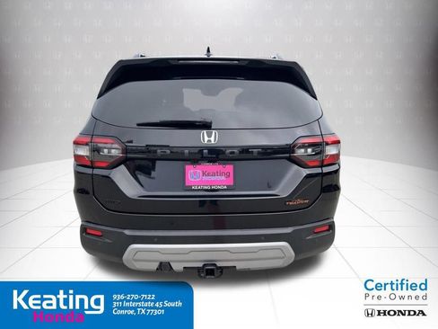 Used 2025 Honda Pilot TrailSport image 7
