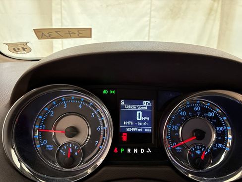 Used 2016 Chrysler Town & Country Touring-L w/ Driver Convenience Group FWD image 13