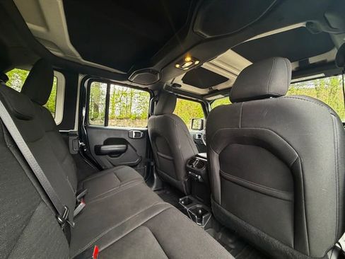 Used 2019 Jeep Wrangler Unlimited Sport image 19