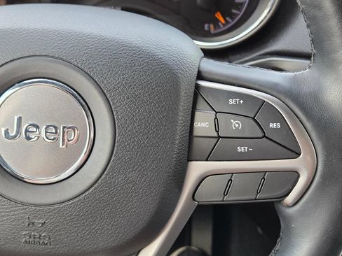 Used 2019 Jeep Grand Cherokee Limited RWD image 23