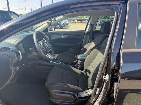 Used 2021 Kia Forte Sedan FWD image 9