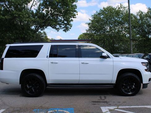 Used 2018 Chevrolet Suburban LT RWD image 5