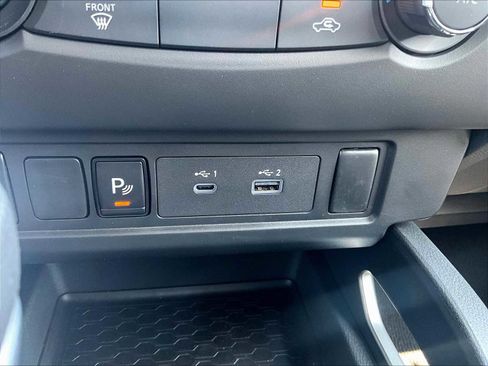 Used 2025 Nissan Frontier SV image 25