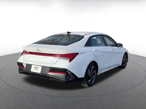 Used 2025 Hyundai Elantra Limited image 14