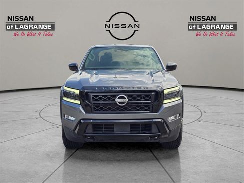 Used 2023 Nissan Frontier SV w/ Midnight Edition Package image 2