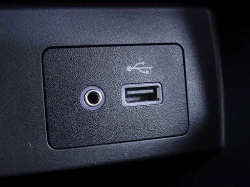 Used 2025 Nissan Versa SV FWD image 25
