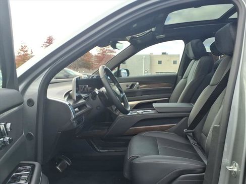 Used 2026 Cadillac Vistiq Sport w/ LPO, Floor Liner Package image 11