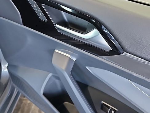 Used 2025 Volkswagen Jetta SEL image 12