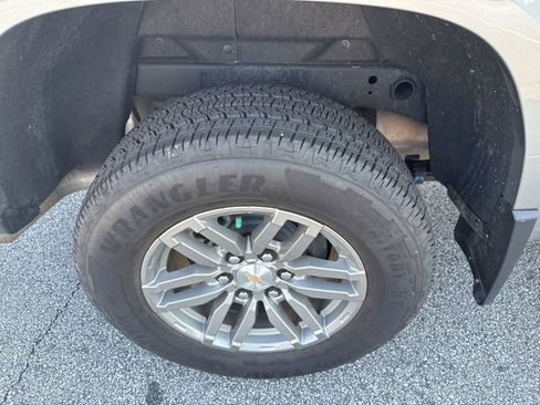 Used 2024 Chevrolet Colorado LT w/ LT Convenience Package image 12