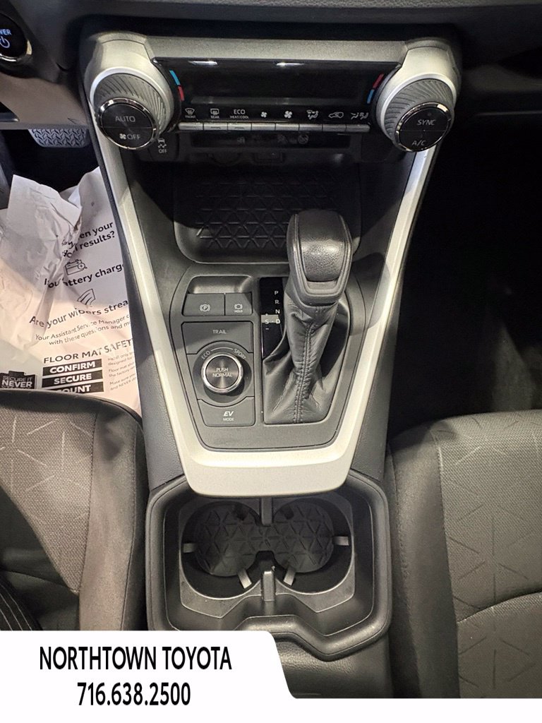 Used 2023 Toyota RAV4 XLE AWD/4WD image 19