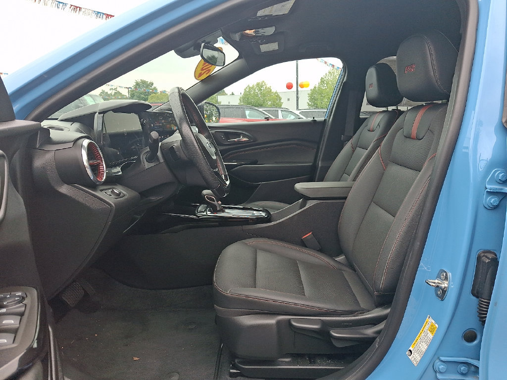 Used 2024 Chevrolet Trax RS w/ Driver Confidence Package FWD image 13
