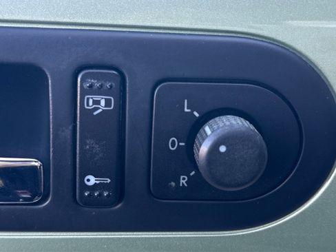 Used 2009 Volkswagen Beetle S image 38