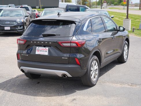 Used 2024 Ford Escape Active AWD/4WD image 3