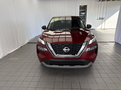 Used 2023 Nissan Rogue S image 2