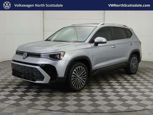 Certified 2025 Volkswagen Taos SE w/ Panoramic Sunroof Package image 1