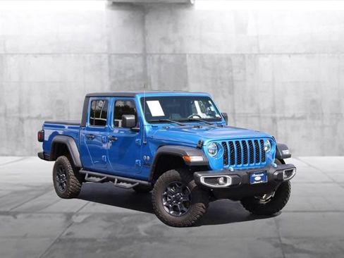 Used 2023 Jeep Gladiator Sport w/ Off Road Group AWD/4WD image 2