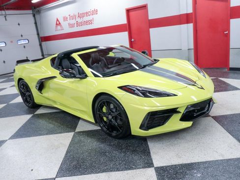 Used 2022 Chevrolet Corvette Stingray Premium Cpe w/ Z51 Performance Package image 3