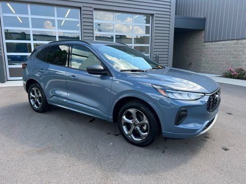 Used 2024 Ford Escape ST-Line w/ Tech Pack #1 AWD/4WD image 3