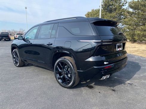 New 2026 Chevrolet Traverse RS w/ LPO, Floor Liner Package image 3