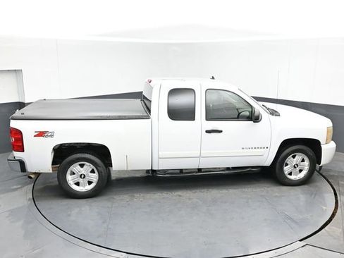 Used 2007 Chevrolet Silverado 1500 LT w/ 2LT Audio Package AWD/4WD image 30