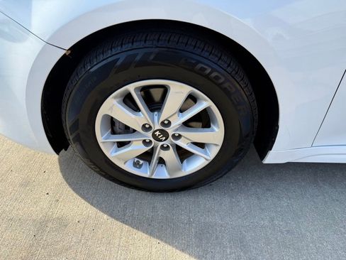 Used 2018 Kia Optima LX w/ Convenience Package FWD image 12
