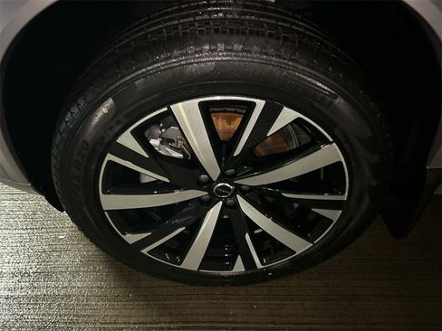 New 2026 Volvo XC90 B5 Core w/ Protection Package image 8