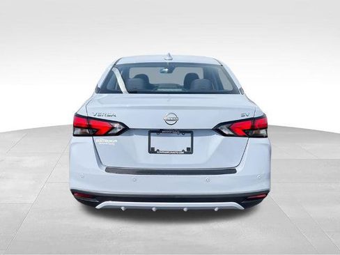 Certified 2023 Nissan Versa SV FWD image 7