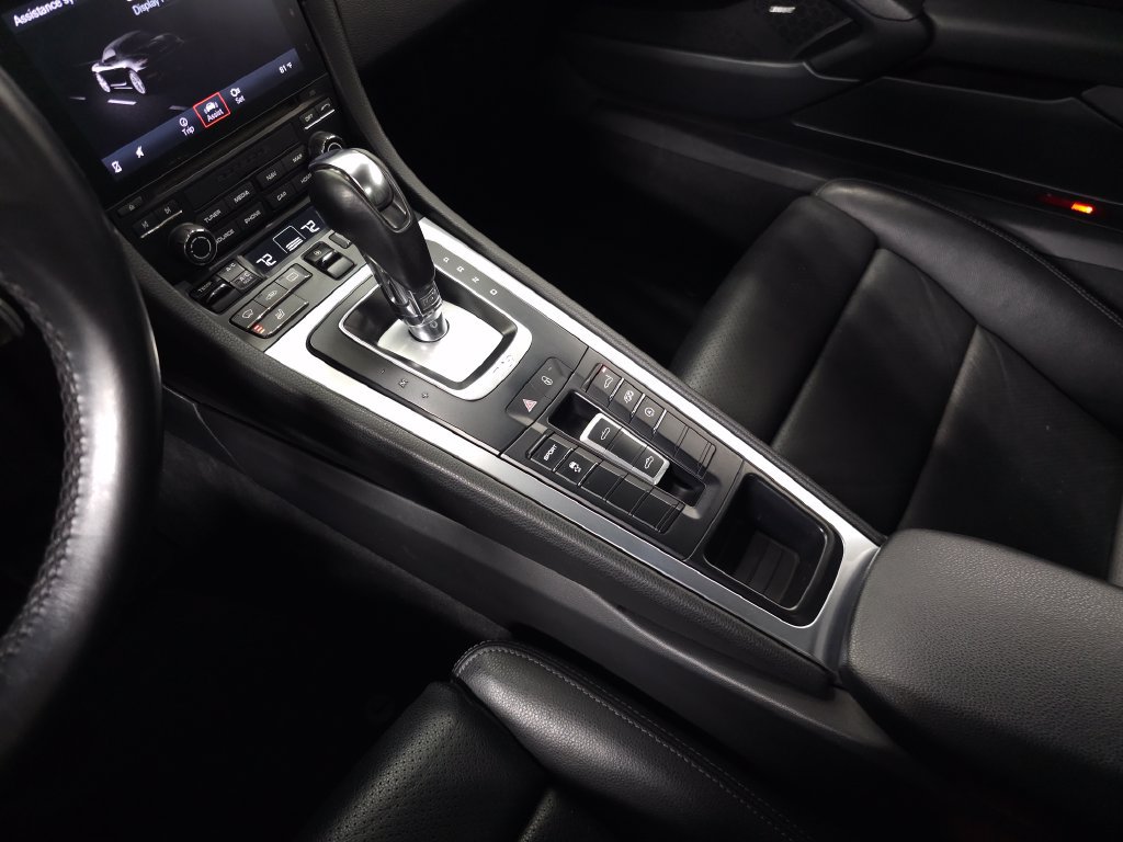 Used 2019 Porsche 718 Boxster RWD image 25