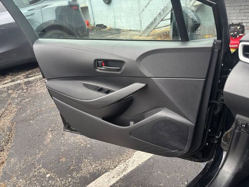 Used 2025 Toyota Corolla LE image 20