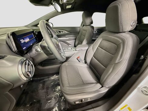 Used 2025 Chevrolet Equinox EV LT w/ Comfort Package FWD image 20