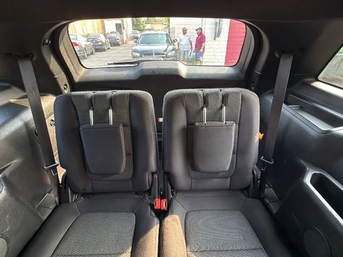 Used 2017 Ford Explorer XLT w/ Equipment Group 201A image 29
