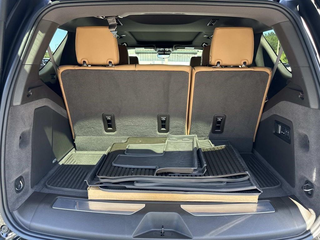 Certified 2025 Cadillac Escalade Premium Luxury w/ Touring Package AWD/4WD image 7