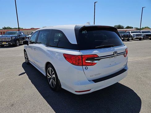 Used 2024 Honda Odyssey Touring image 3