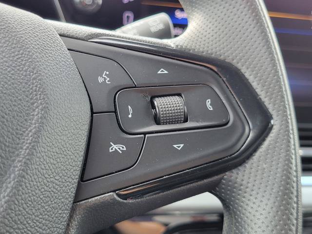 Used 2025 Chevrolet Trax LT FWD image 16