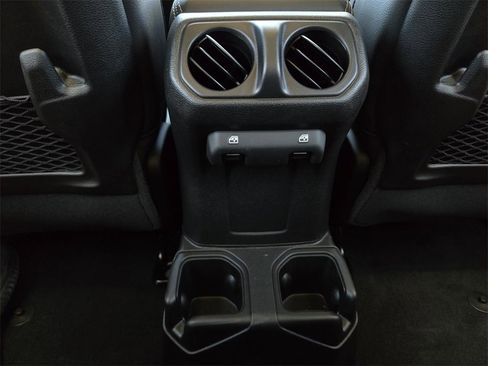 New 2025 Jeep Gladiator Sport image 15