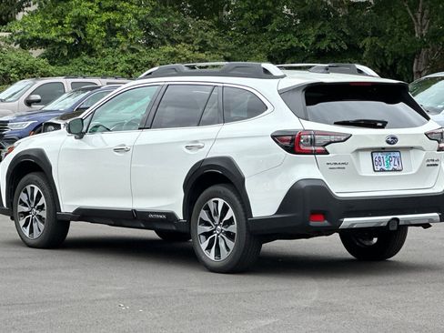 Used 2025 Subaru Outback Touring XT AWD/4WD image 6