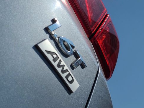 Used 2018 Hyundai Kona Limited AWD/4WD image 17