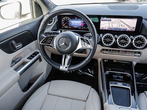 Certified 2025 Mercedes-Benz GLA 250 image 14