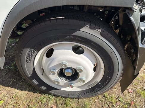 New 2024 Chevrolet Low Cab Forward image 10