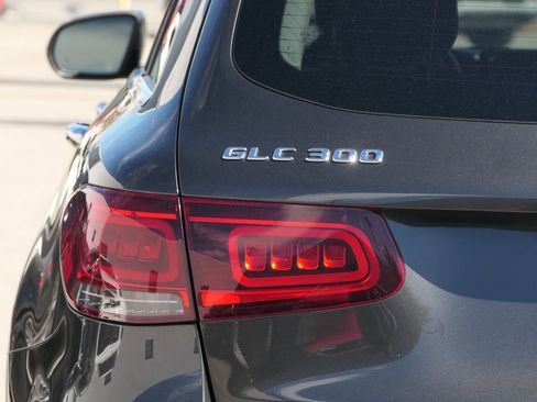 Used 2022 Mercedes-Benz GLC 300 image 5