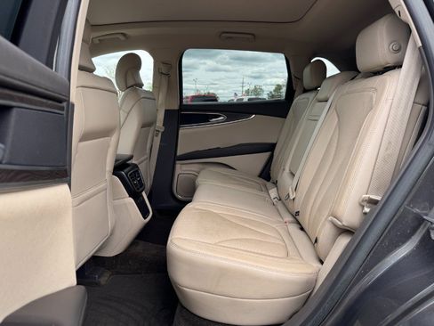 Used 2017 Lincoln MKX Reserve w/ Lincoln MKX Climate Package AWD/4WD image 16