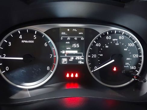 Used 2025 Nissan Versa S w/ Trunk Package FWD image 21
