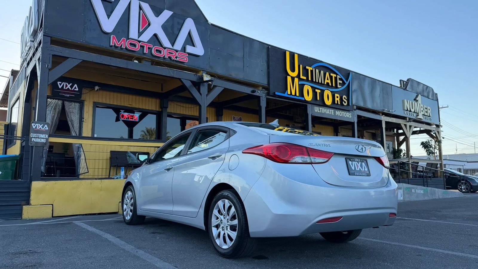 Used 2012 Hyundai Elantra GLS FWD image 7