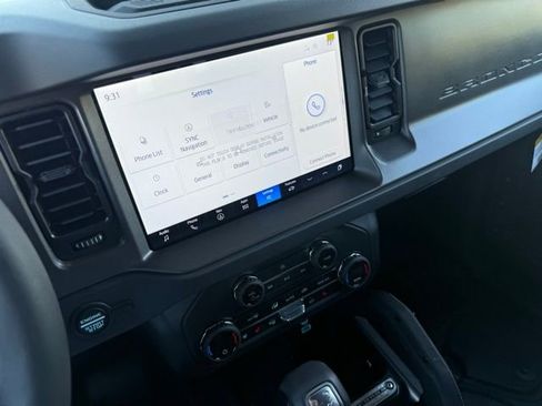 New 2025 Ford Bronco Badlands image 14