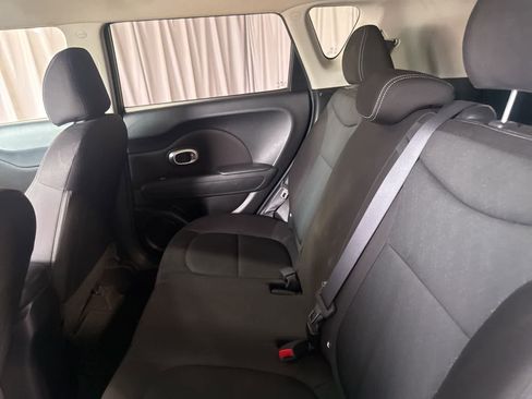 Used 2017 Kia Soul image 16